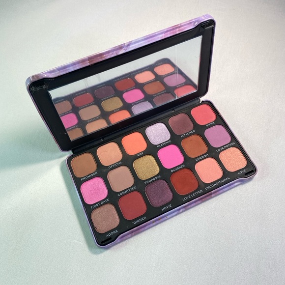 Makeup Revolution Eyeshadow Palette, Forever Flawless Unconditional Love - Picture 1 of 11